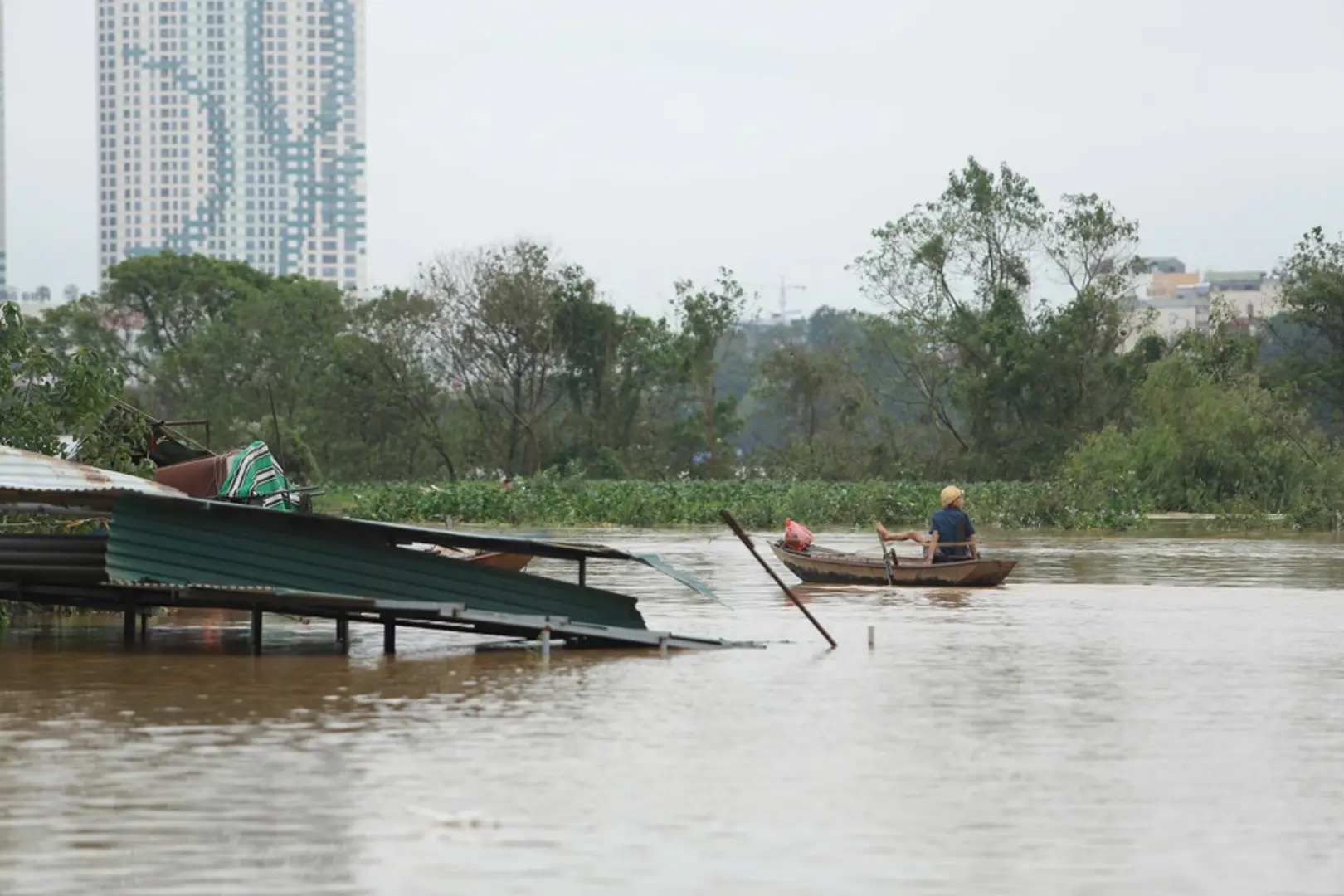 Đề xuất cấm phương tiện thủy nội địa hoạt động trên sông, suối tại Hà Nội