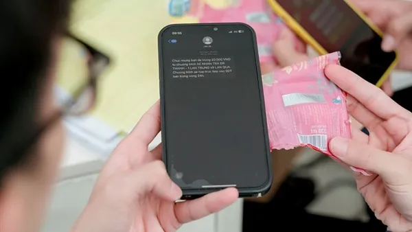 Giải khát với Trà Dr Thanh, một shipper trúng thưởng 46 triệu đồng