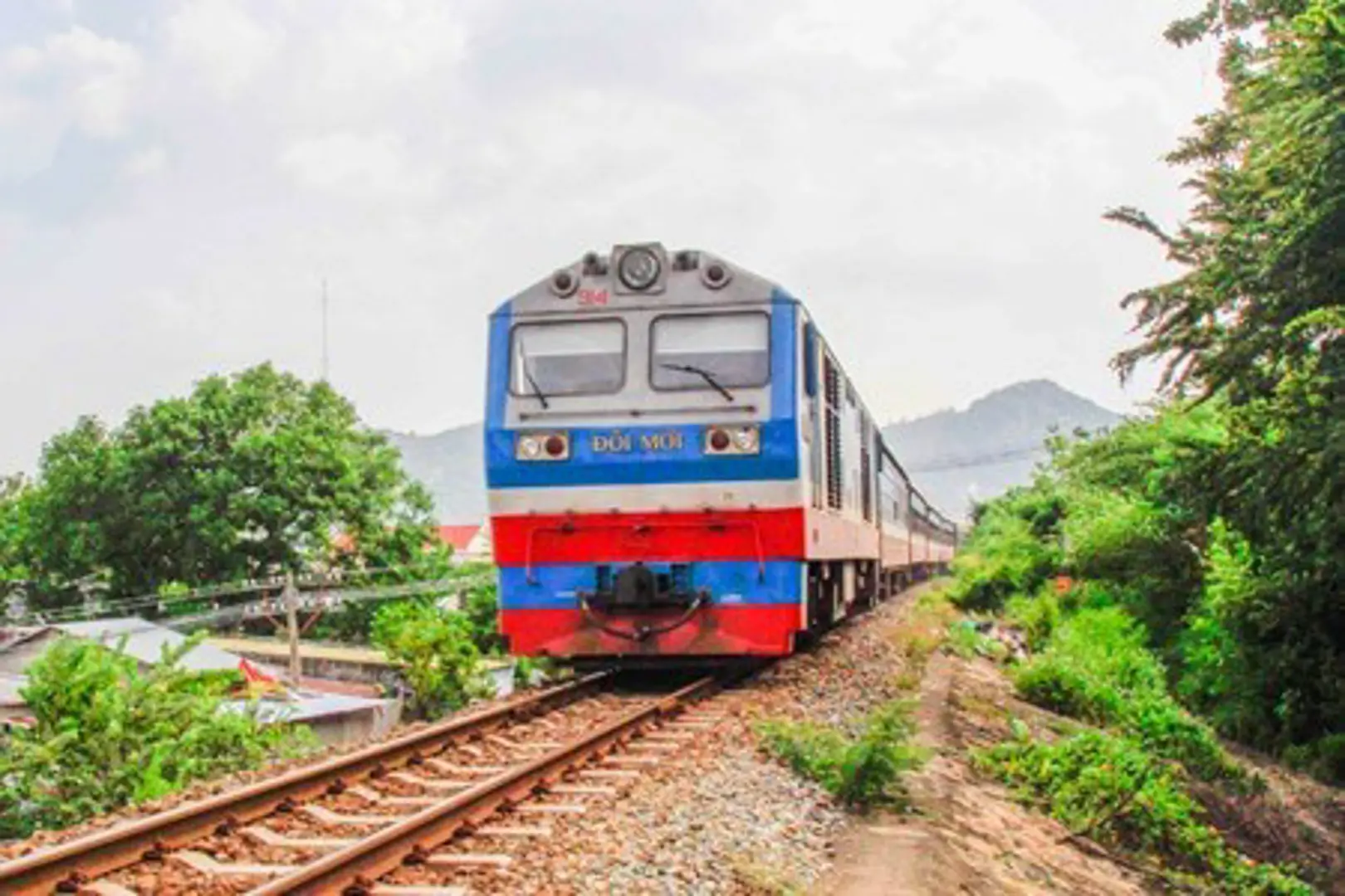 Tàu khách du lịch Hà Nội - Lào Cai chạy trở lại từ ngày mai