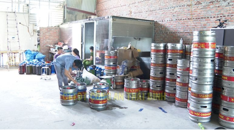 Khởi tố đối tượng sản xuất, buôn bán bia giả