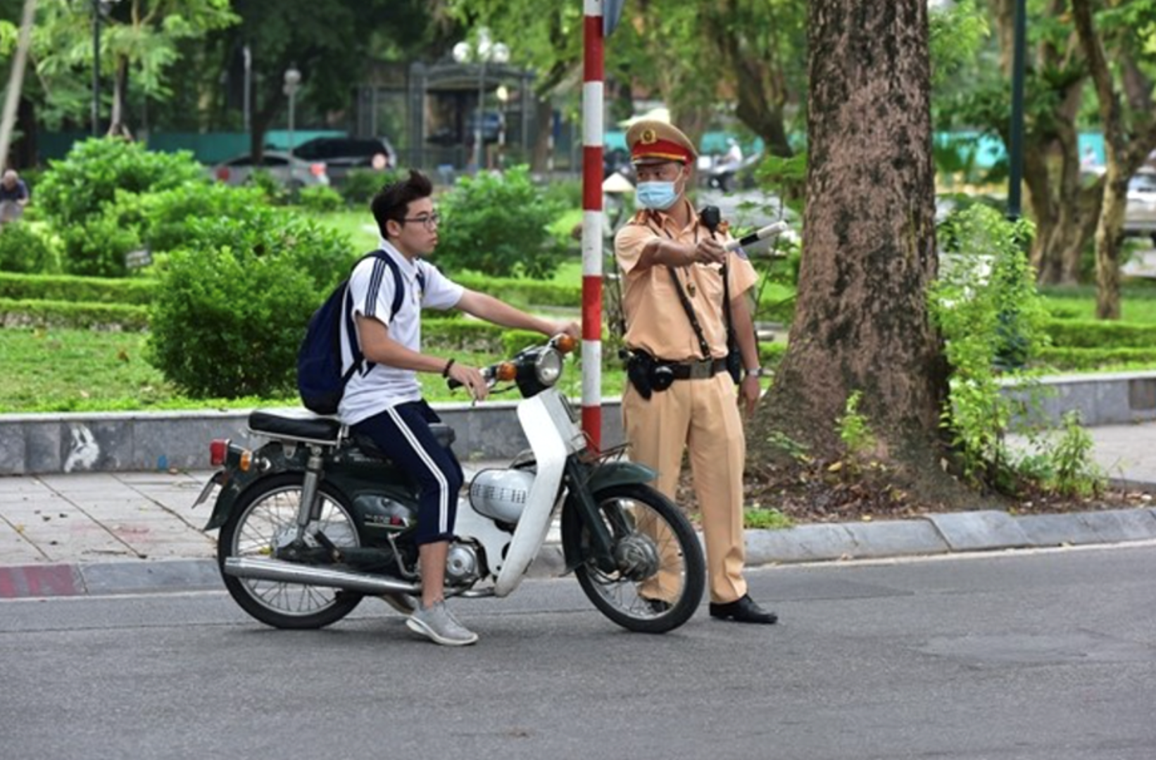 Hà Nội: phát hiện 668 trường hợp vi phạm giao thông ngày 7/10