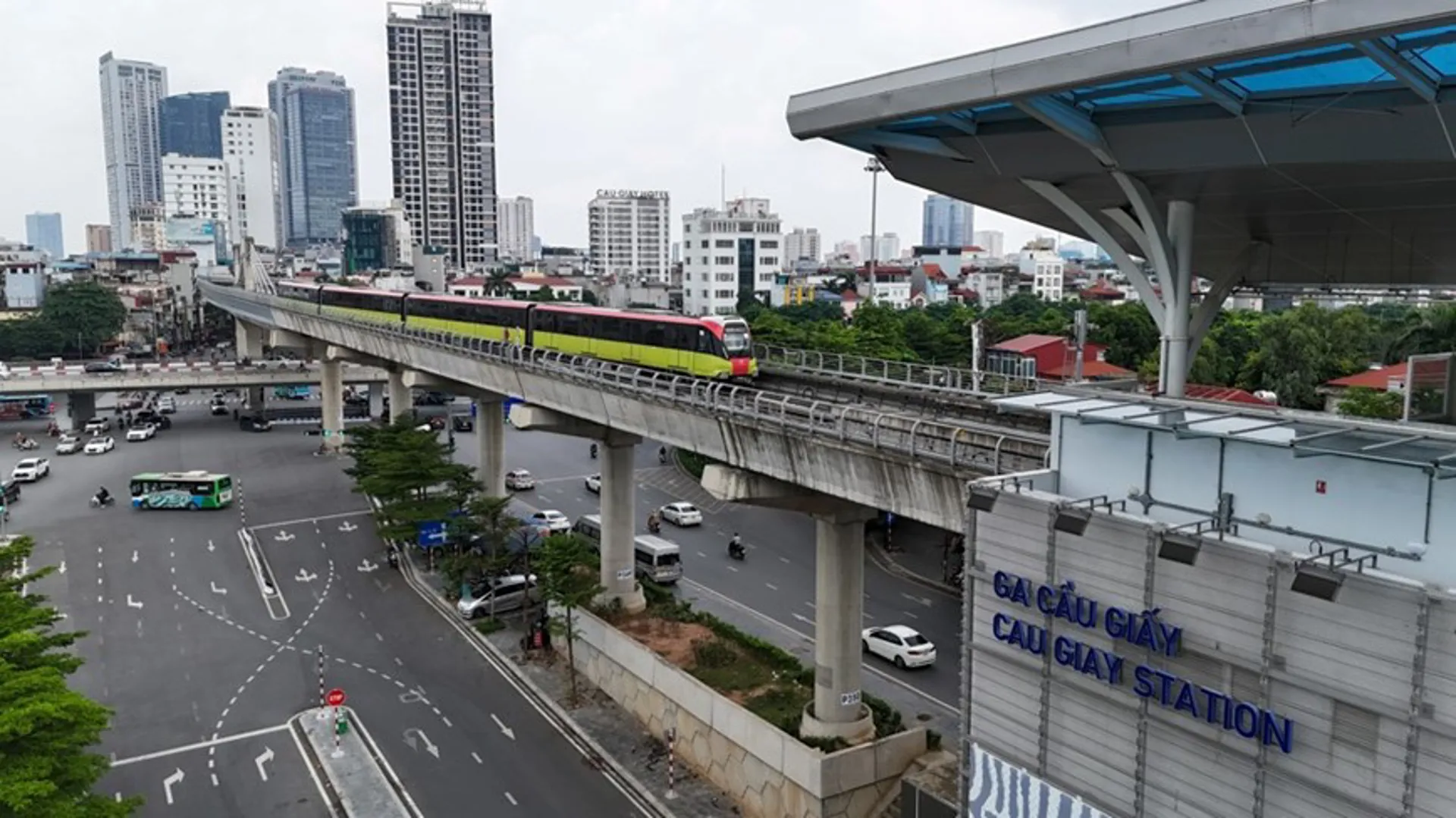 Tạm dừng tàu Metro Nhổn để tổ chức lễ vận hành thương mại