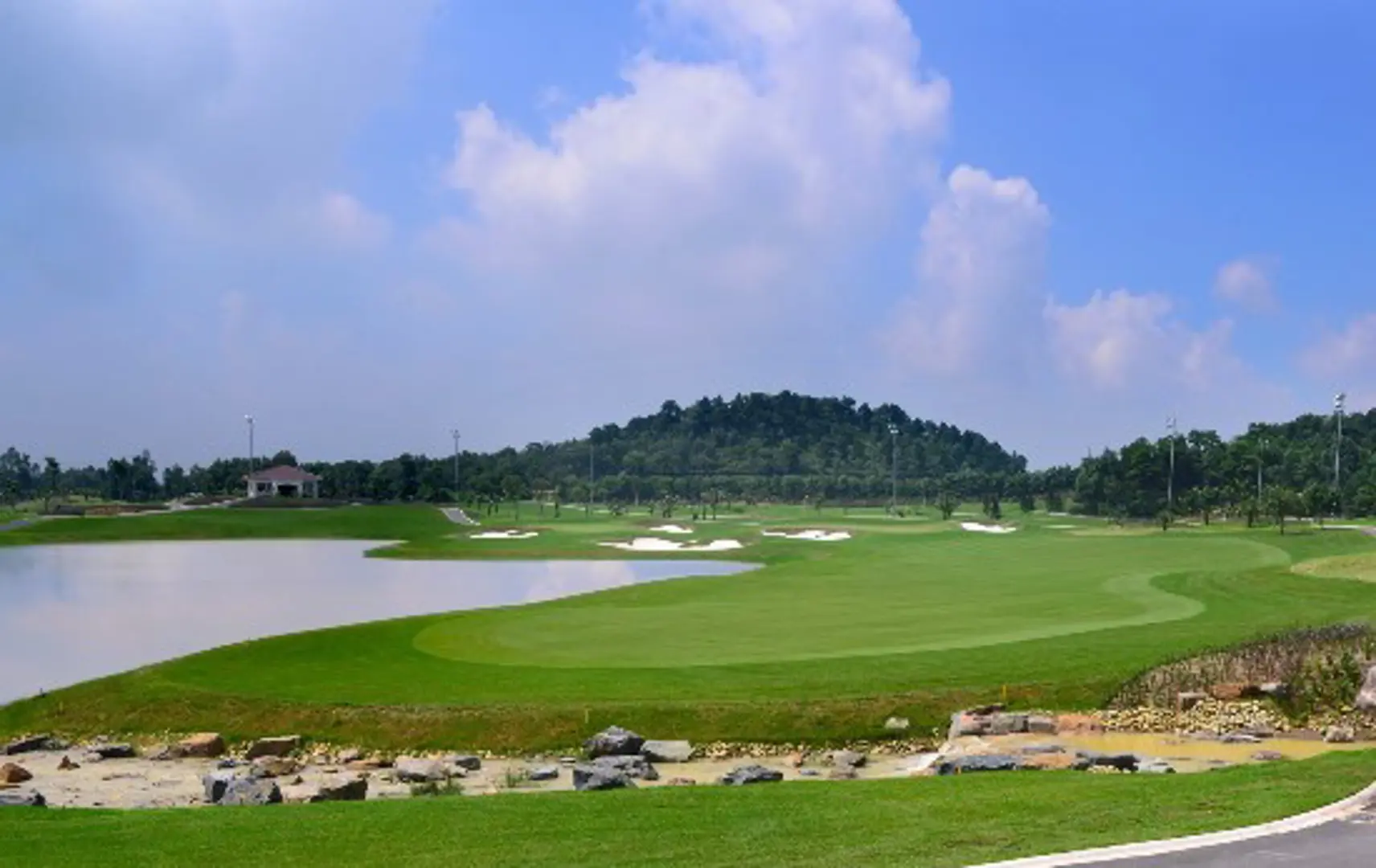 Khai trương sân golf đẳng cấp BRG Legend Hill Golf Resor