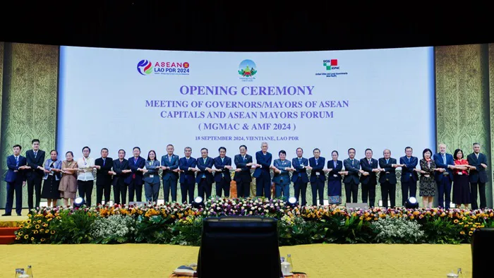 Hanoi-Vientiane cooperation remains role model in bilateral relations