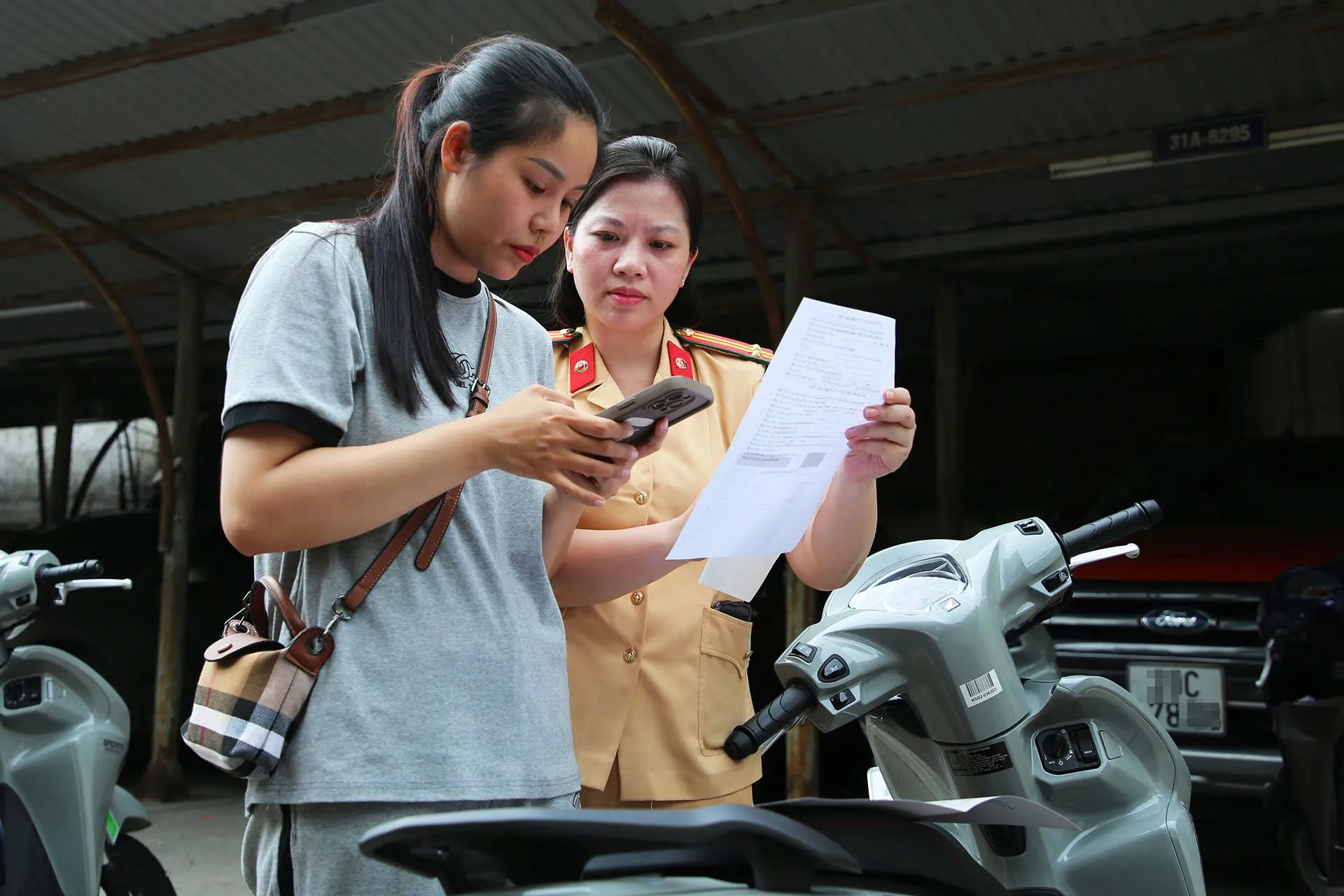 8 bước đăng ký xe nhập khẩu qua VNeID từ ngày 1/1/2025