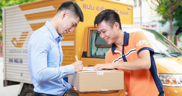 Ngừng miễn thuế hàng nhập khẩu dưới 1 triệu đồng gửi qua chuyển phát nhanh