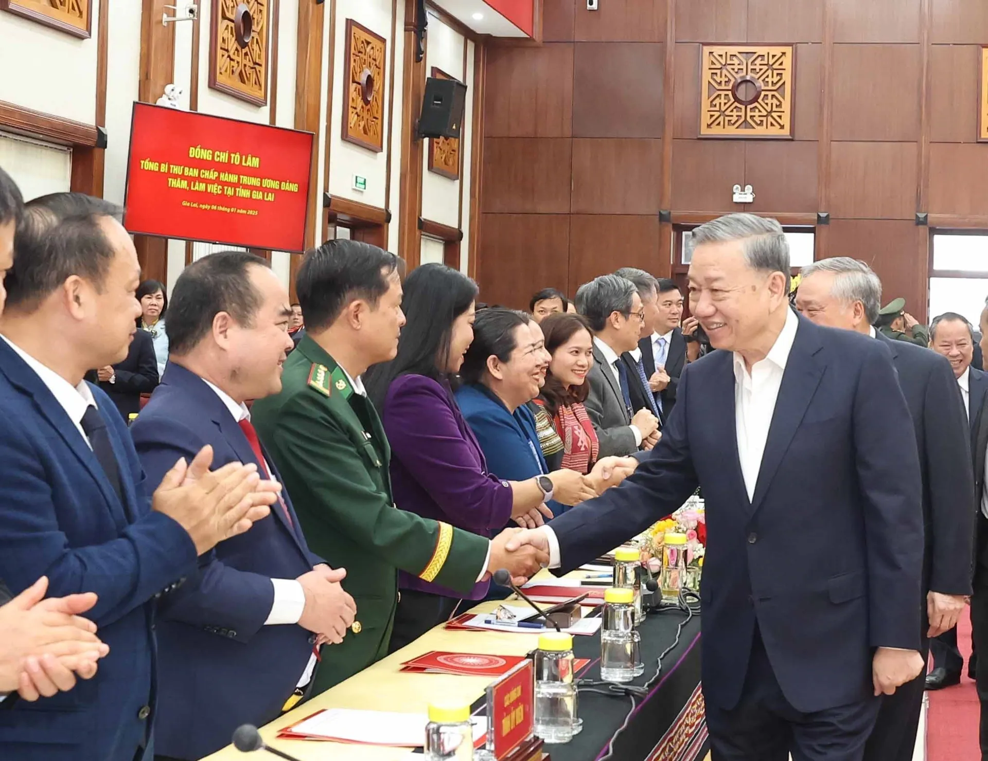 Tổng Bí thư Tô Lâm và các đại biểu. Ảnh TTXVN