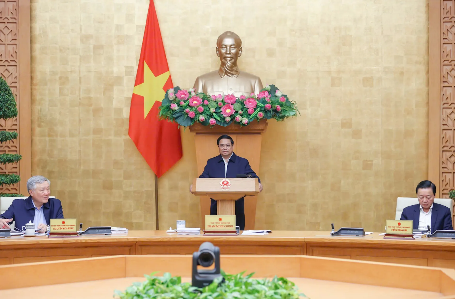 Thủ tướng Chính phủ Phạm Minh Chính chủ trì phiên họp Chính phủ chuyên đề về xây dựng pháp luật tháng 1-2025. Ảnh: Trần Hải