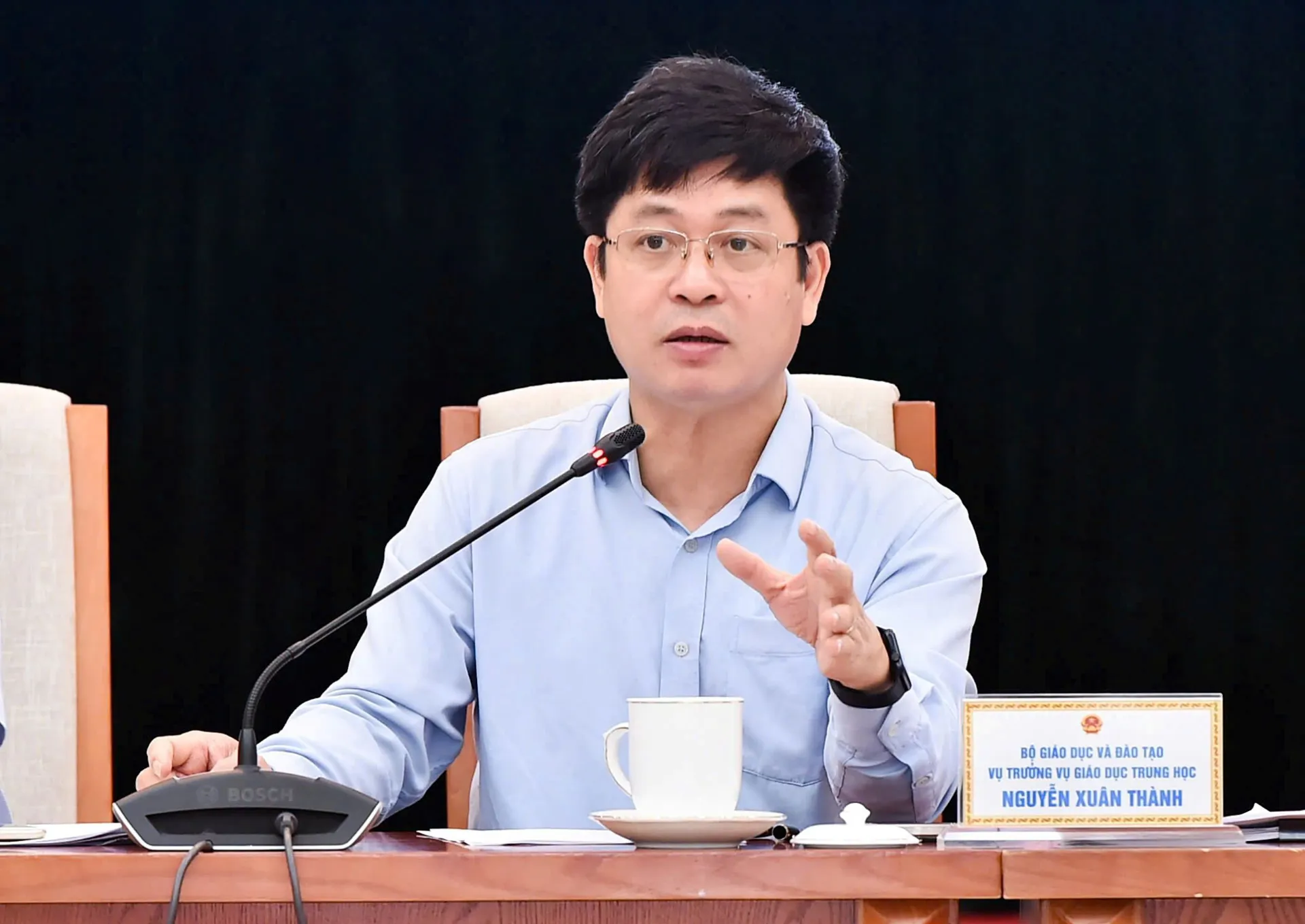 Vụ trưởng Vụ giáo dục trung học (Bộ GD&ĐT) Nguyễn Xuân Thành: cần khắc phục tình trạng học sinh hàng ngày tới trường dày đặc lịch học từ sáng đến khuya.
