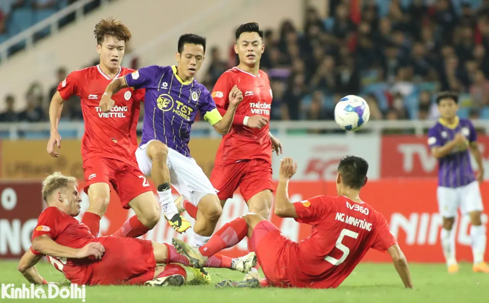 V-League 2024-2025 sôi động trở lại sau ASEAN Cup 2024. Ảnh: Hoàng Quân
