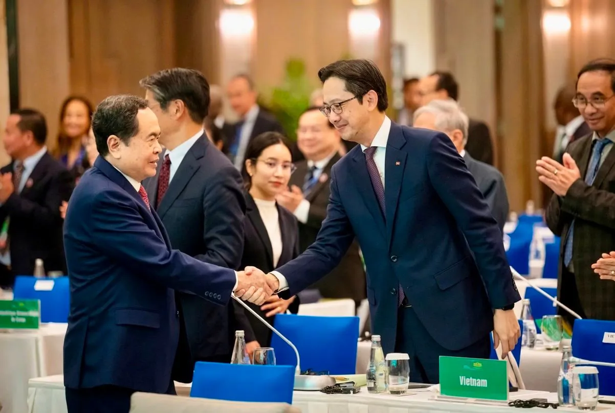 Chủ tịch Quốc hội Trần Thanh Mẫn và các đại biểu dự diễn đàn. Ảnh: Ngọc Khánh