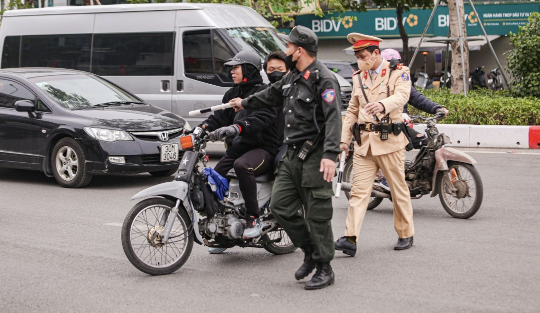 Hà Nội: phát hiện 526 trường hợp vi phạm Luật Giao thông ngày 5/2