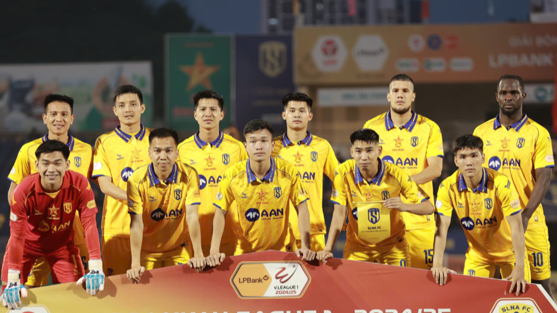 Vòng 13 V-League 2024-2025: "chung kết ngược" trên sân Vinh