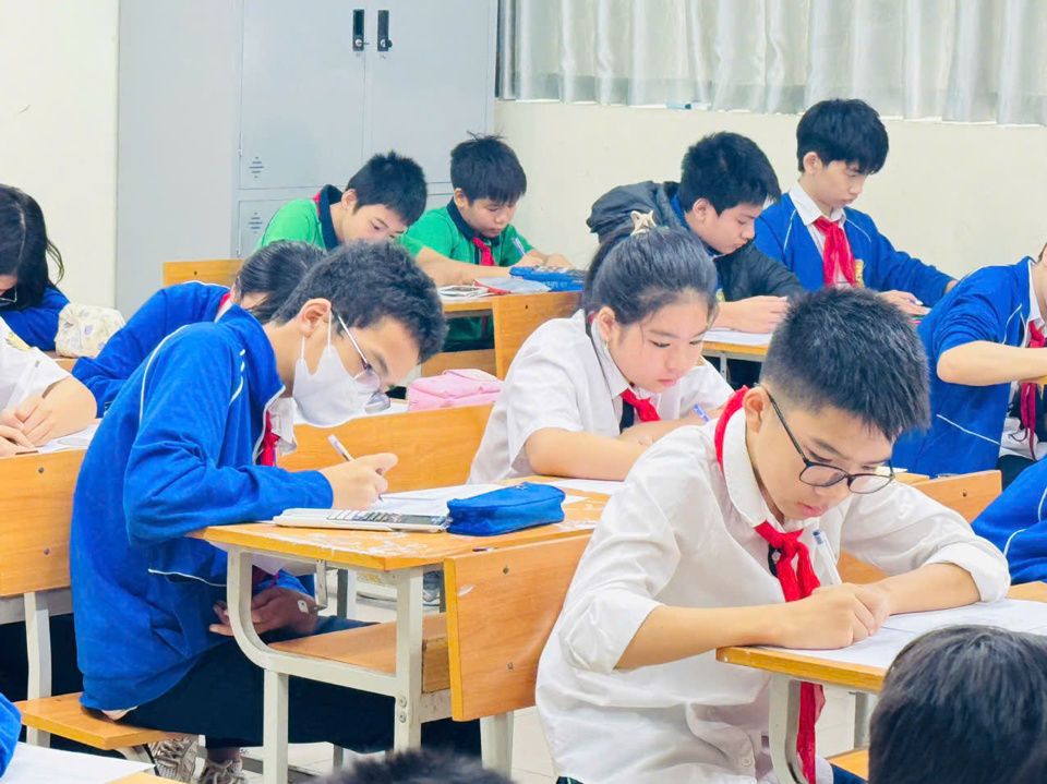 Hanoi takes strong action against unauthorized private tutoring