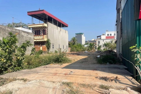 Hà Nội: mắc cạn hàng tỷ đồng vì vội mua đất nền 