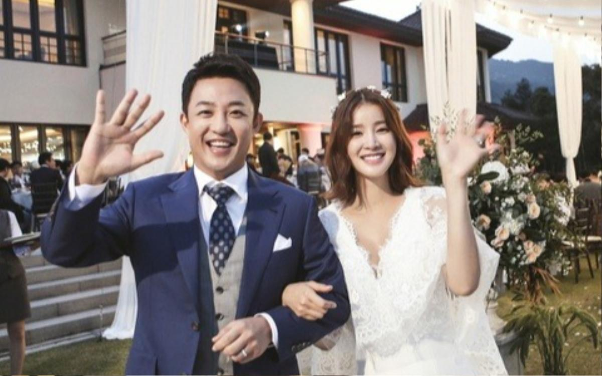 Nữ diễn viên Lee Si Young phim Vườn sao băng ly hôn chồng doanh nhân