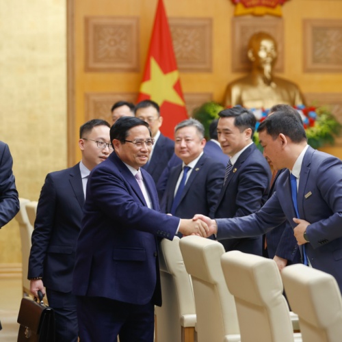 PM encourages Chinese major corporations to expand investment in Vietnam
