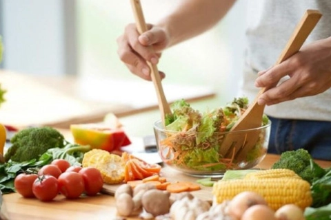 Cần làm gì để ngăn ngừa ngộ độc thực phẩm trong mùa Hè?
