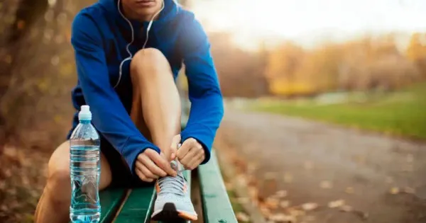 Làm sao để giữ cơ thể đủ nước và điện giải khi tập thể dục mùa hè?