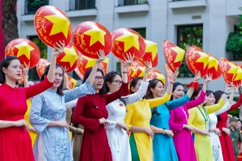 Hẹn nhau giữa trời Thu Hà Nội