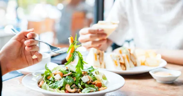 4 nhóm thực phẩm giúp kiểm soát rối loạn mỡ máu