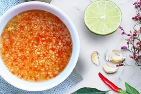 Dấu hiệu nhận biết nước mắm hết hạn