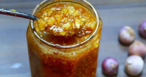 Những lợi ích tuyệt vời của tỏi ngâm mật ong trong mùa đông