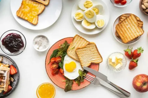 Những thực phẩm cần tránh ăn vào buổi sáng để bảo vệ men răng