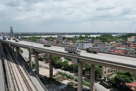 Điều chỉnh phân luồng giao thông qua cầu Thăng Long từ ngày 16-10