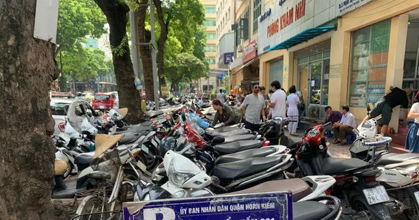 Hà Nội ban hành giá dịch vụ trông giữ xe đạp, xe máy, xe ô tô sử dụng tạm thời lòng đường, hè phố