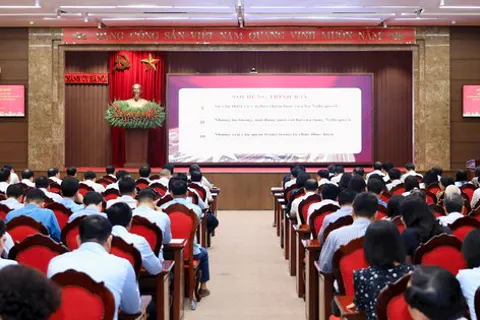 Dùng người tài, loại bỏ cán bộ yếu kém