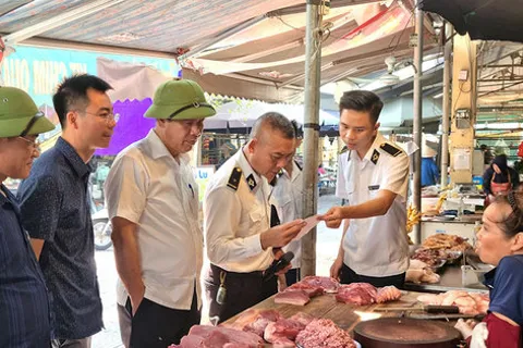 Hà Nội siết kiểm soát thực phẩm từ vùng sản xuất đến chợ đầu mối