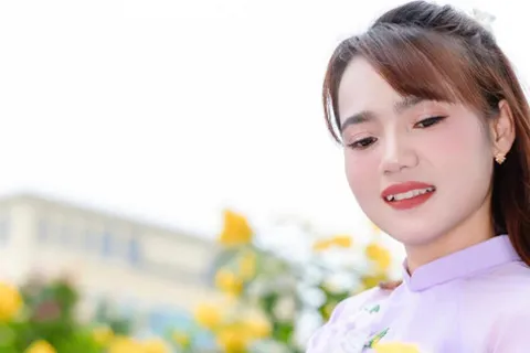Từ chiếc xe lăn đến những bước đi vì cộng đồng