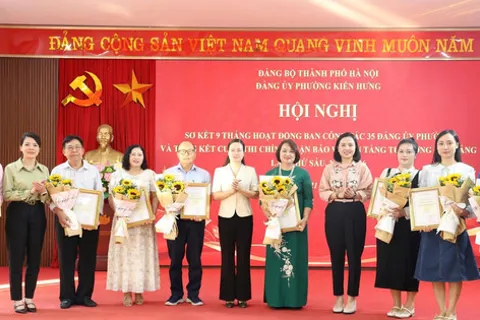 Phường Kiến Hưng trao giải Cuộc thi chính luận bảo vệ nền tảng tư tưởng của Đảng