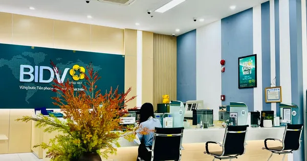 Lãi suất huy động ngân hàng: Niêm yết một đằng, chào tại quầy một nẻo