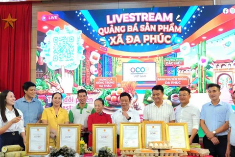 Hà Nội đưa chuyển đổi số đến gần người dân, doanh nghiệp