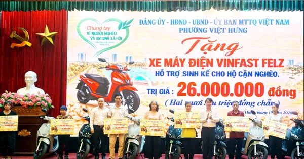 Phường Việt Hưng trao sinh kế, tiếp sức người nghèo vươn lên ổn định cuộc sống