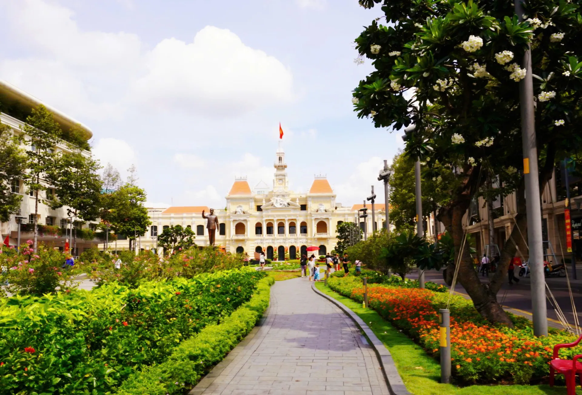 TP Hồ Chí Minh: cảm nhận mùa mưa – mùa Thu trong lòng phố thị