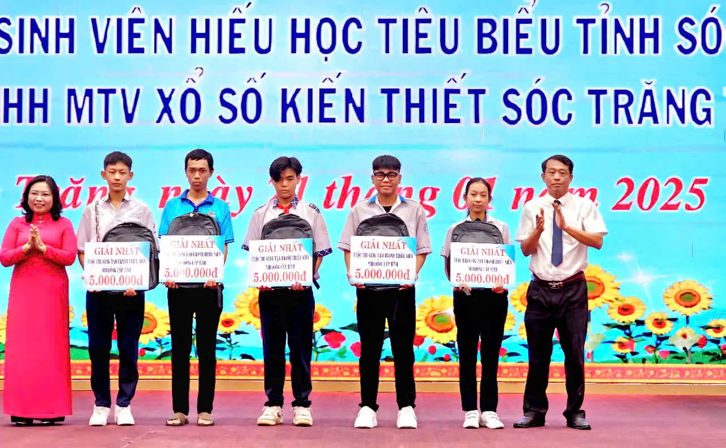 Xổ số Sóc Trăng trả thưởng cho người trúng số trên 1.700 tỷ đồng