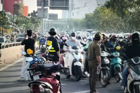 Người đàn ông tử vong trong lúc đạp xe tập thể dục trên cầu Bình Lợi