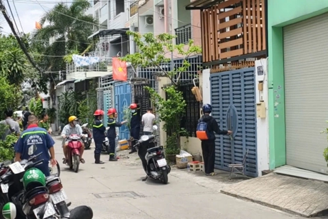 Điều tra nguyên nhân người phụ nữ tử vong trong căn nhà khóa trái cửa