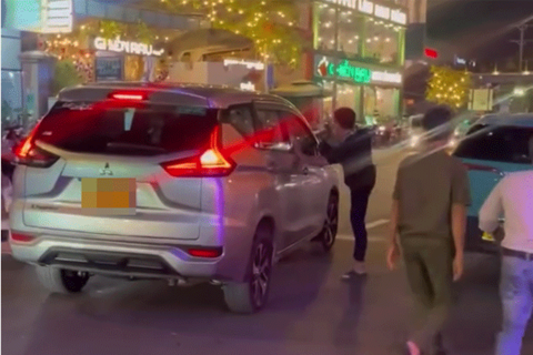 TP Hồ Chí Minh: khởi tố đối tượng đập phá xe, đánh tài xế xe công nghệ