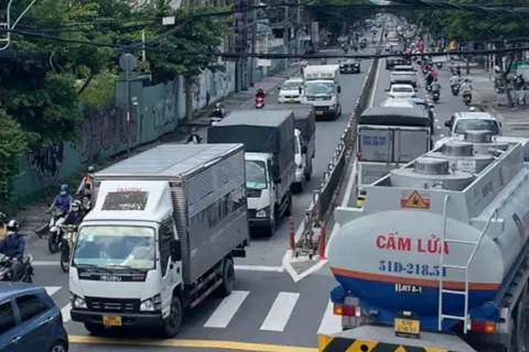 TP Hồ Chí Minh đề xuất chi 2.950 tỉ đồng mở rộng đường Nguyễn Tất Thành