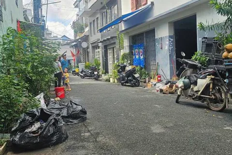 TP Hồ Chí Minh: giải cứu hai mẹ con trong căn nhà cháy tại phường Tân Sơn Nhì