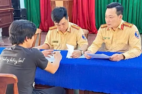 TP Hồ Chí Minh: phạt tài xế xe tải chạy ngược chiều 19 triệu đồng