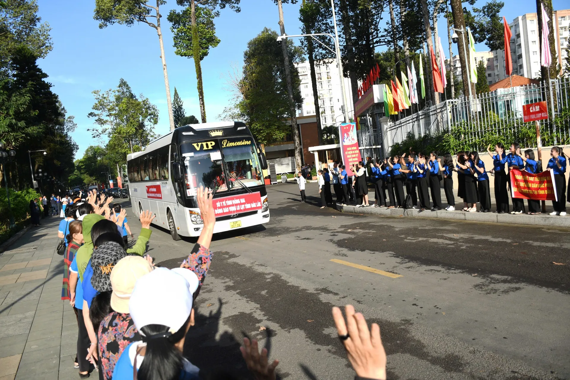 Đồng Nai cử gần 300 cán bộ y tế, bác sĩ hỗ trợ vùng lũ Đắk Lắk
