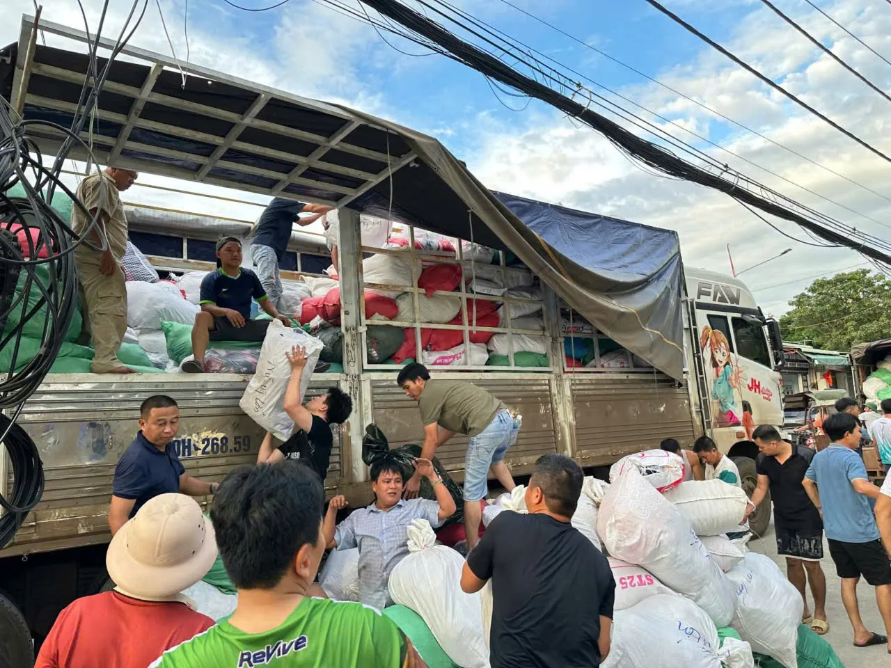  Cảnh giác trước các thông tin giả lan truyền trên mạng xã hội về tình hình lũ lụt
