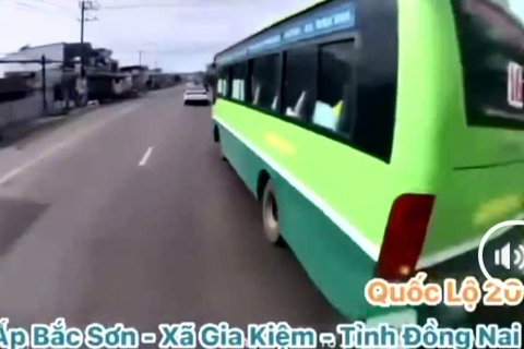 Đồng Nai: đình chỉ tài xế xe buýt vượt ẩu trên Quốc lộ 20