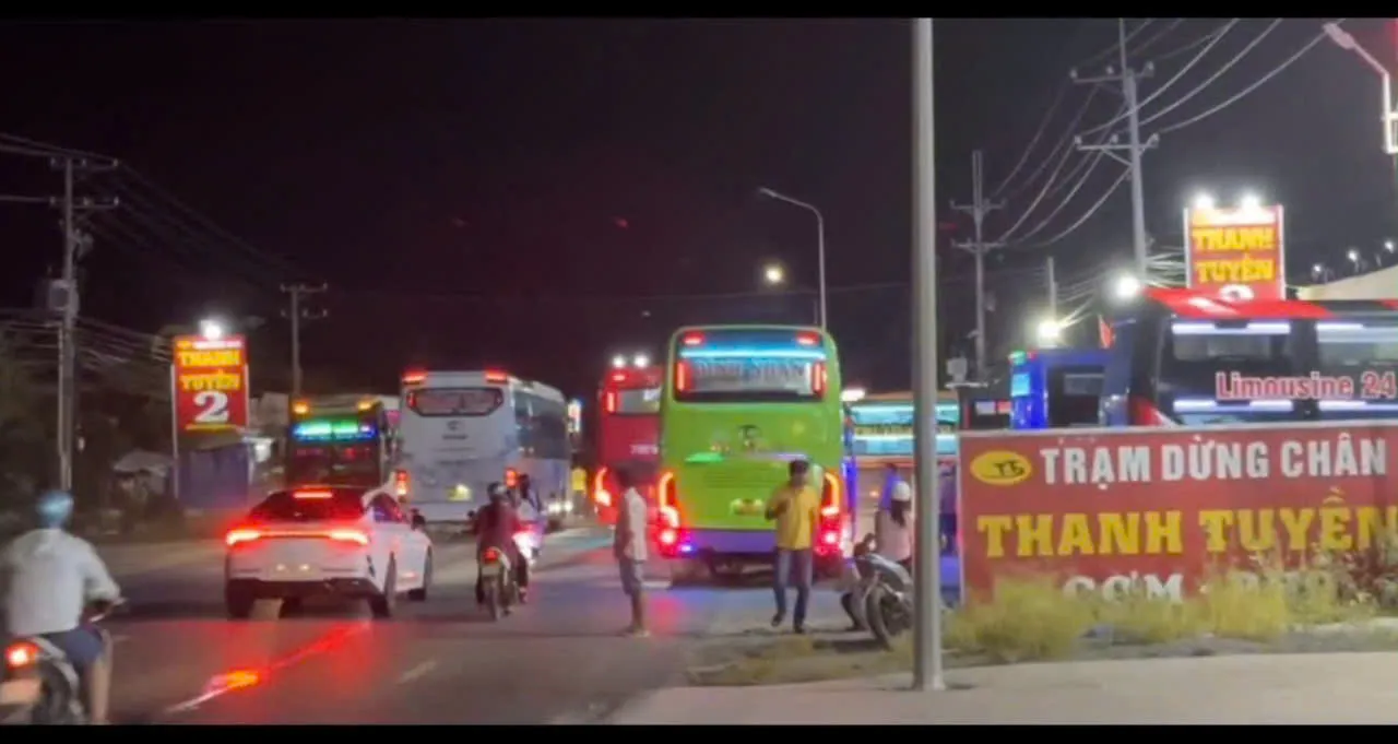 Đồng Nai: Trạm dừng chân Thanh Tuyền 2 gây mất an toàn giao thông