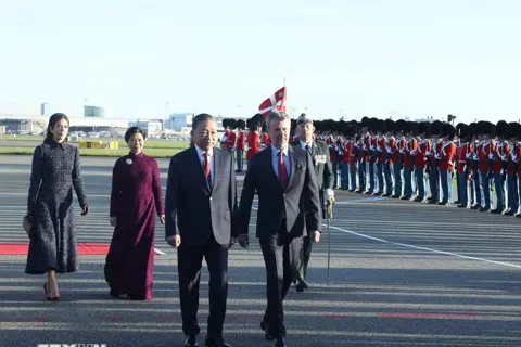 Nhà vua và Hoàng hậu Đan Mạch chủ trì lễ đón Tổng Bí thư, Chủ tịch nước Tô Lâm và Phu nhân